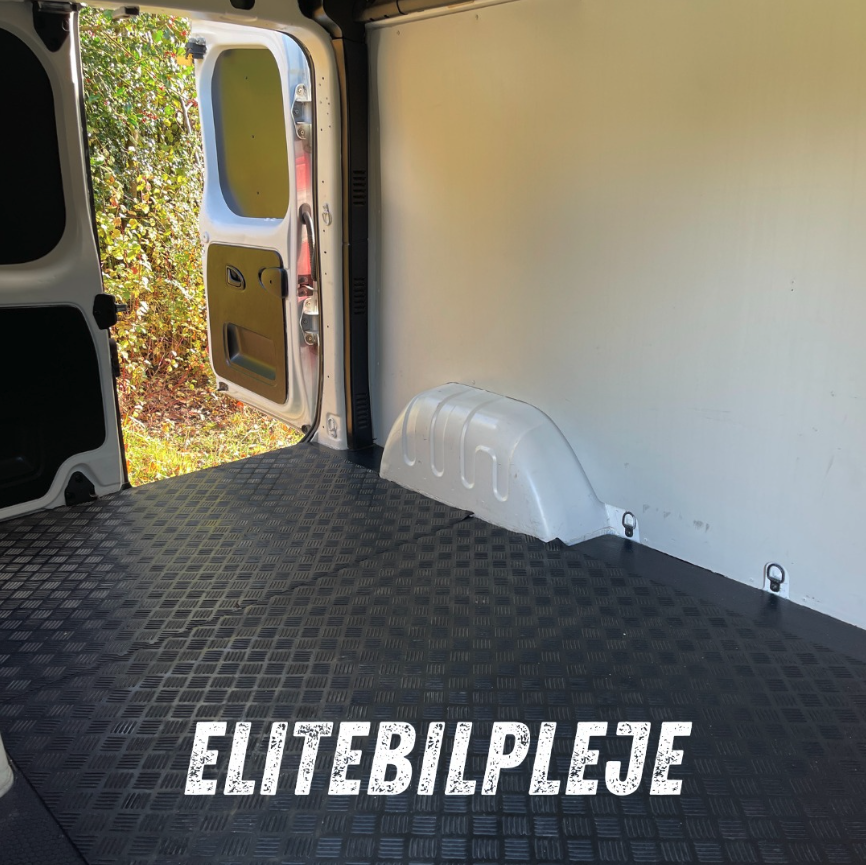 Ren bilkabine og pudsede ruder – professionel bilpleje EliteBilpleje Nordjylland