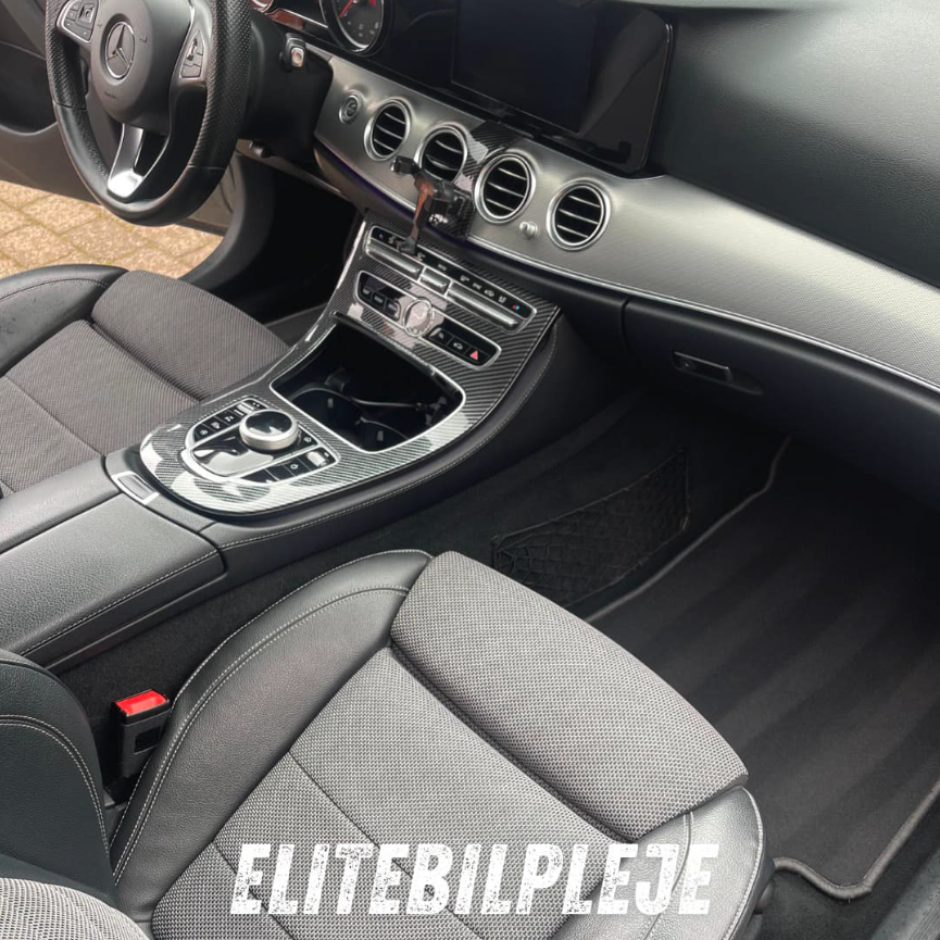 Eksklusiv glansfinish og vinylpleje – EliteBilpleje Luksus pakken Aalborg